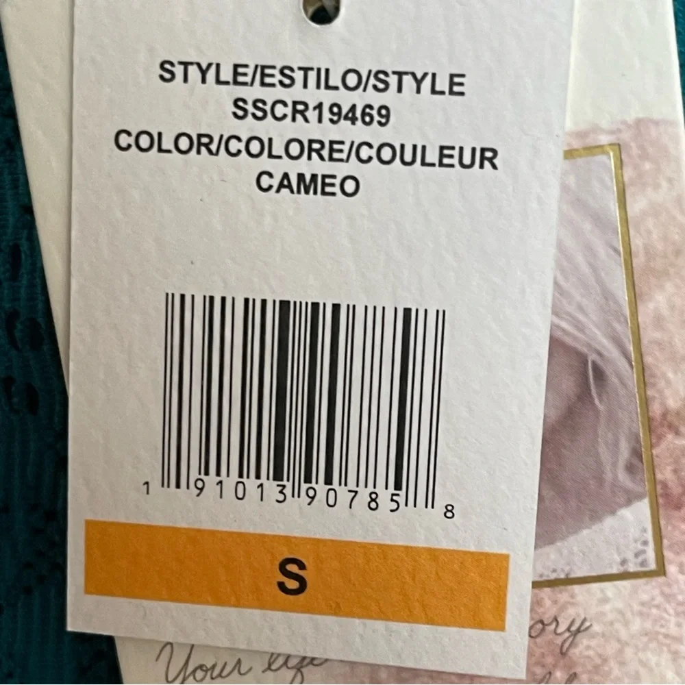 Jessica Simpson brand new